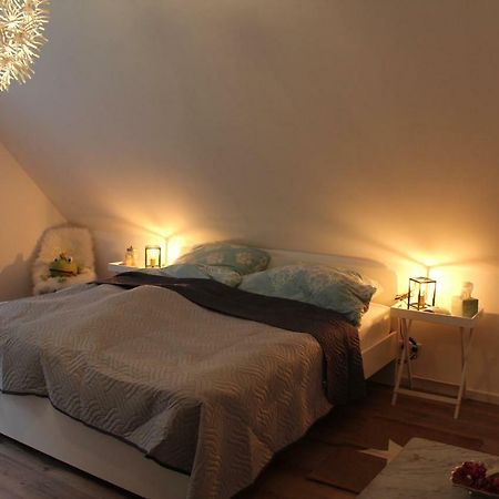 Oberfell Ferienwohnung Im Tuermchen מראה חיצוני תמונה