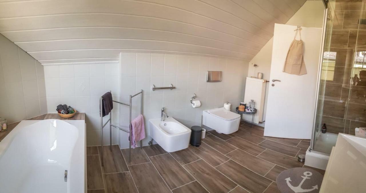 Oberfell Ferienwohnung Im Tuermchen מראה חיצוני תמונה